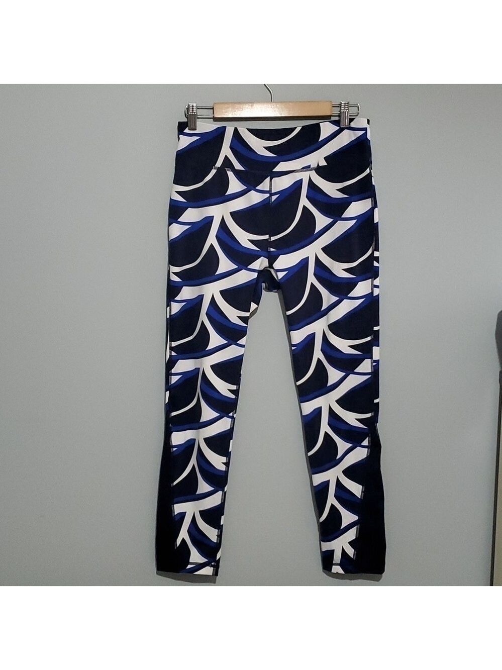 Zenergy By Chico’s Pants Women's‎ Size 8 activewear Bold Abstract Art workout